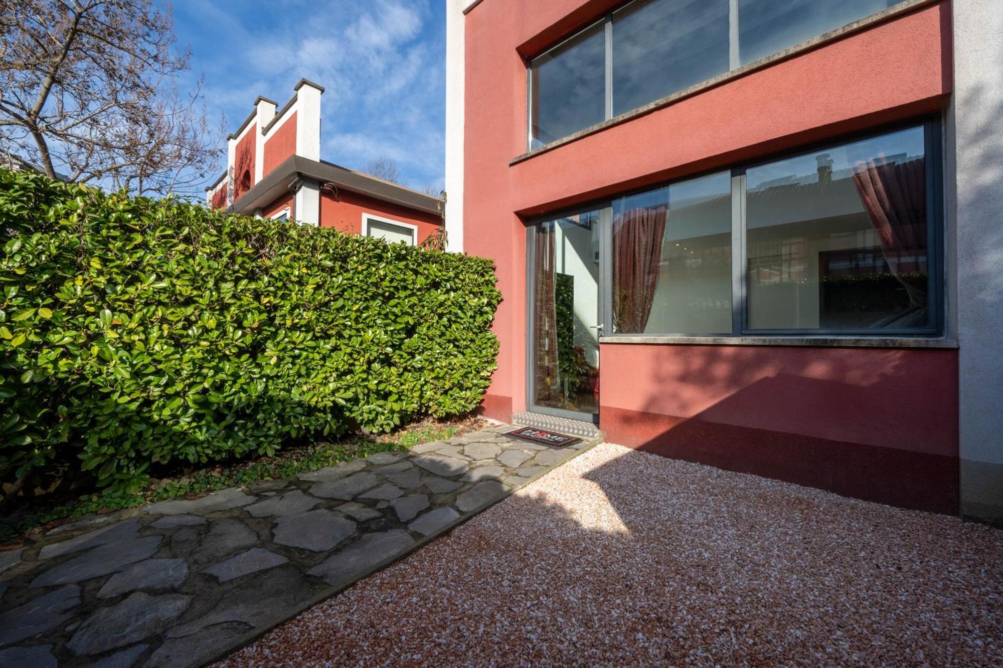 Appartement Red Lofty Milano- Loft Moderno Comodo Per Ippodromo, San Siro, Rho Fiera-mico E Politecnico, Parking